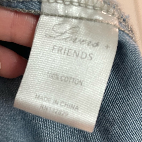 EUC Lovers + Friends top. Denim and embroidered size Small (US) - Picture 3 of 7